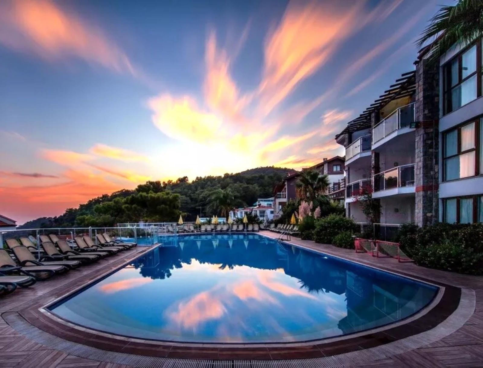 Azure Palm Suites 3
