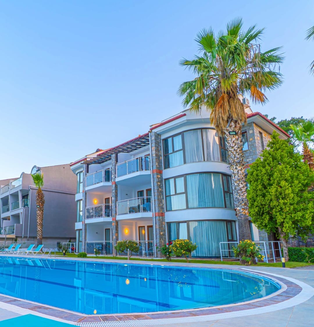 Высокий сезон без комиссии: Azure Palm Resort