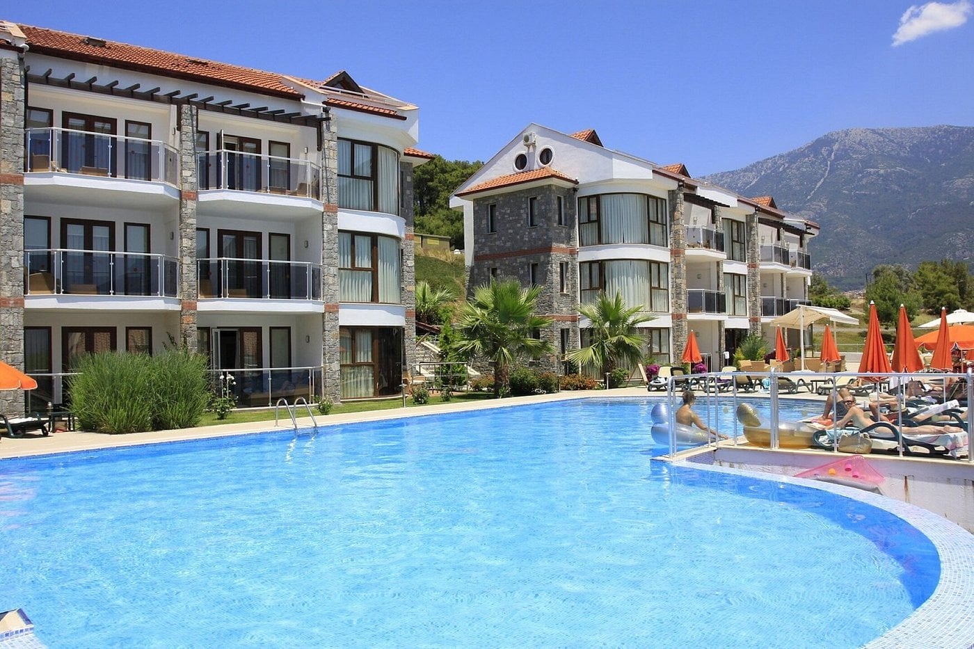 Azure Palm Honeymoon Suites